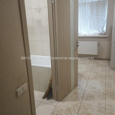 Продам квартиру, Бригады Хартия ул. , 1  ком., 14.30 м², капитальный ремонт 
