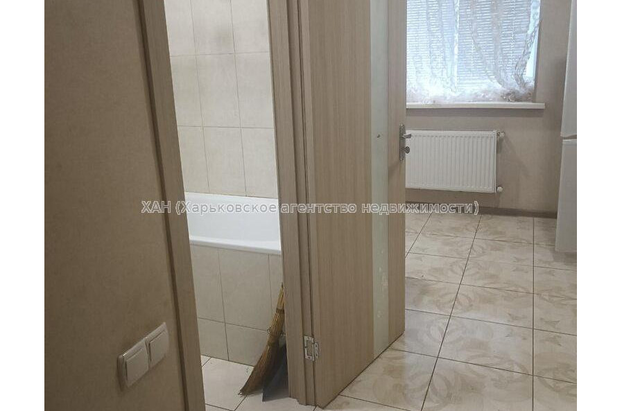 Продам квартиру, Бригады Хартия ул. , 1  ком., 14.30 м², капитальный ремонт 