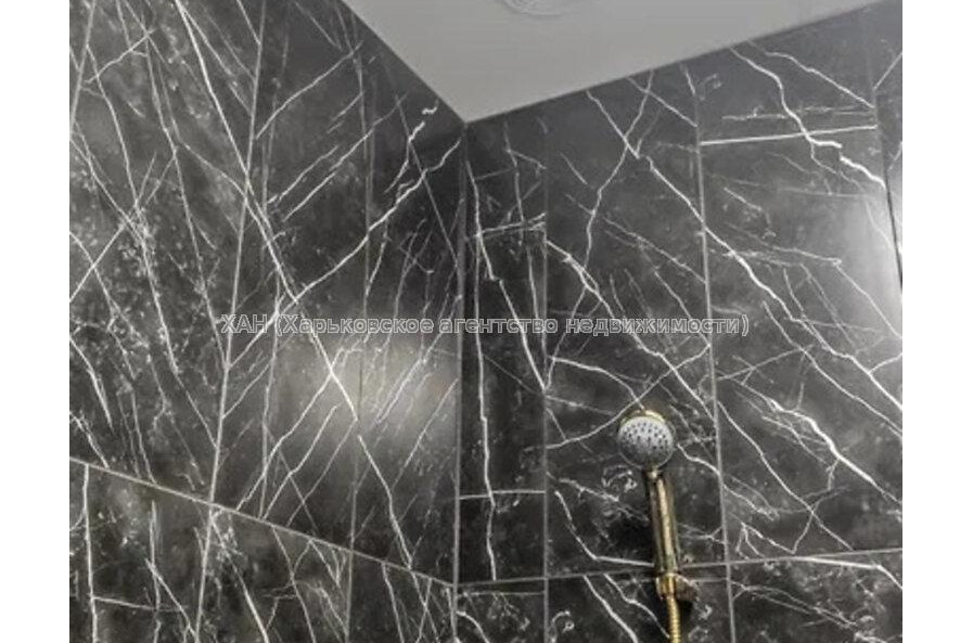 Продам квартиру, Академиков Ахиезеров ул. , 1 кім., 18 м², евроремонт 