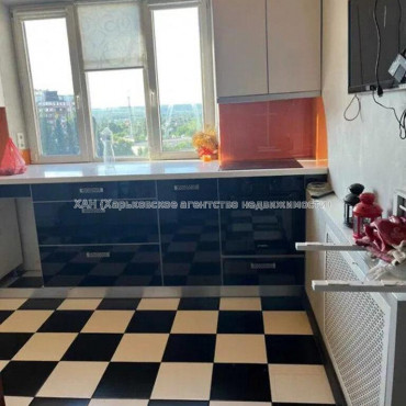Продам квартиру, Леся Сердюка ул. , 3  ком., 67 м², частичный ремонт 