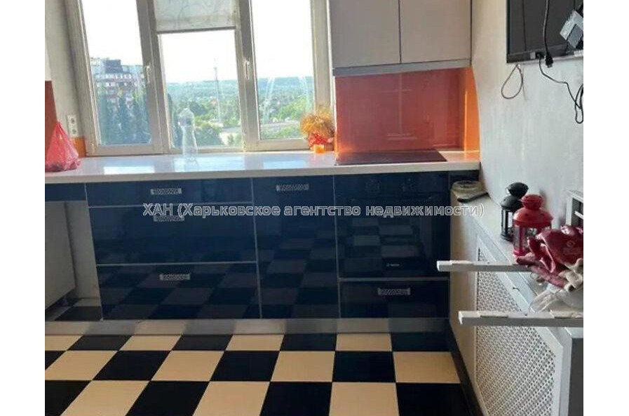 Продам квартиру, Леся Сердюка ул. , 3  ком., 67 м², частичный ремонт 