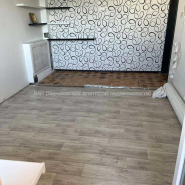 Продам квартиру, Леся Сердюка ул. , 3 кім., 67 м², частичный ремонт 