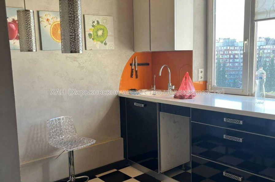 Продам квартиру, Леся Сердюка ул. , 3 кім., 67 м², частичный ремонт 