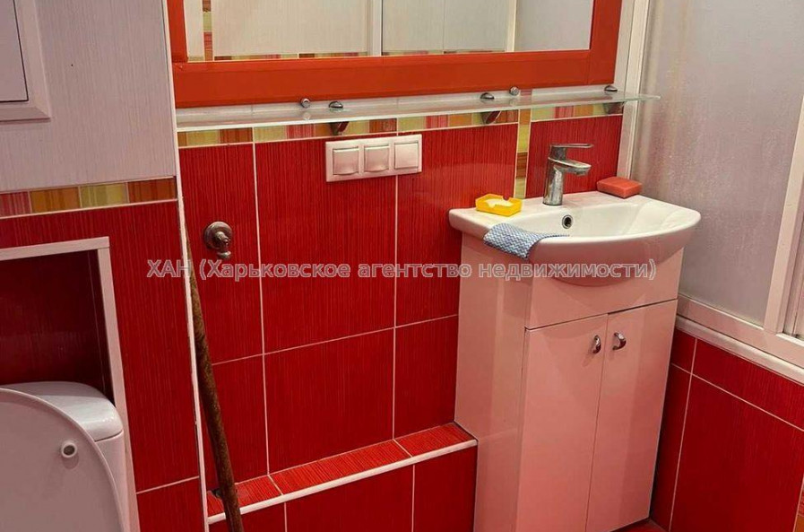 Продам квартиру, Леся Сердюка ул. , 3 кім., 67 м², частичный ремонт 