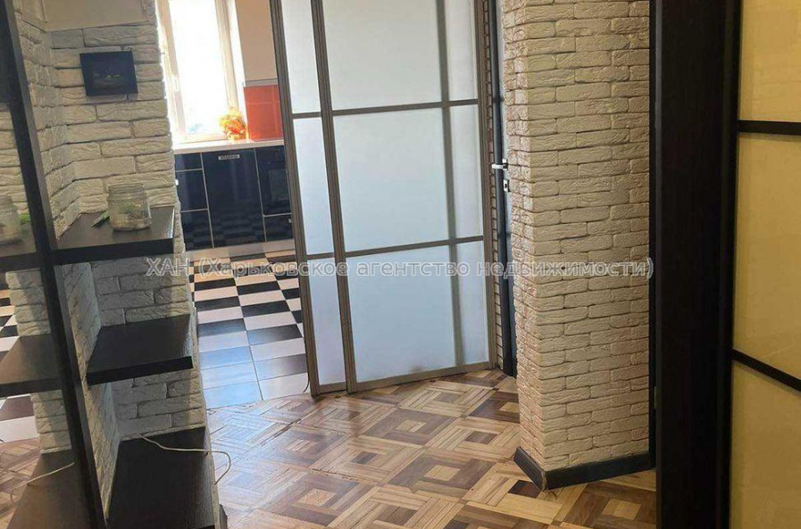 Продам квартиру, Леся Сердюка ул. , 3 кім., 67 м², частичный ремонт 