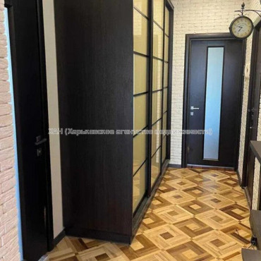 Продам квартиру, Леся Сердюка ул. , 3  ком., 67 м², частичный ремонт 