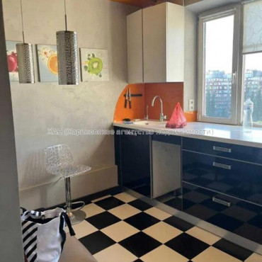 Продам квартиру, Леся Сердюка ул. , 3  ком., 67 м², частичный ремонт 