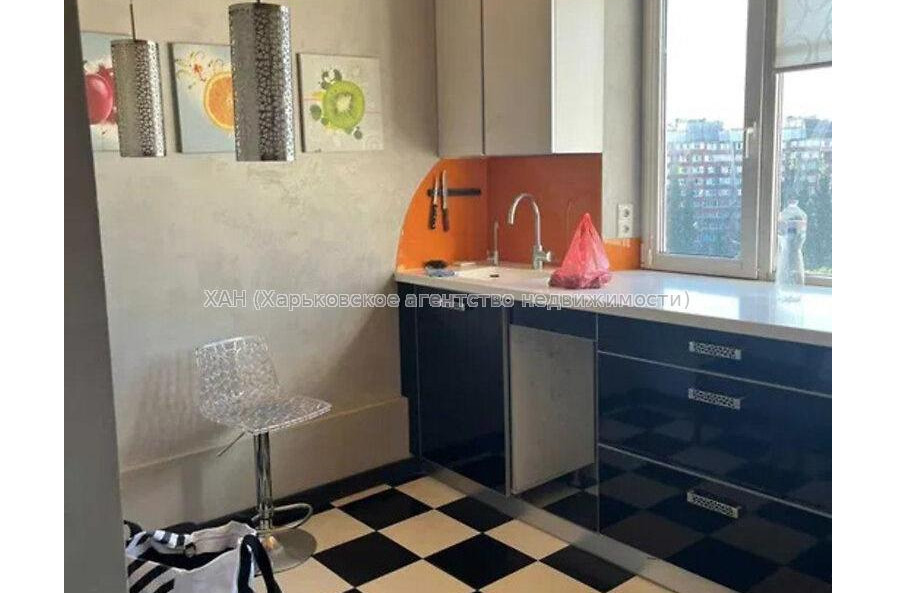Продам квартиру, Леся Сердюка ул. , 3  ком., 67 м², частичный ремонт 