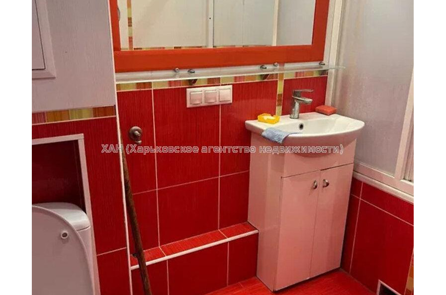 Продам квартиру, Леся Сердюка ул. , 3  ком., 67 м², частичный ремонт 