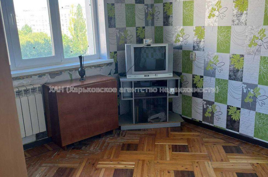 Продам квартиру, Леся Сердюка ул. , 3 кім., 67 м², частичный ремонт 