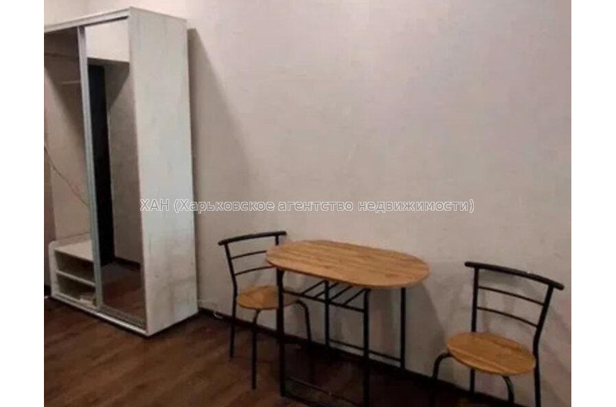 Продам квартиру, Академиков Ахиезеров ул. , 1  ком., 22 м², капитальный ремонт 