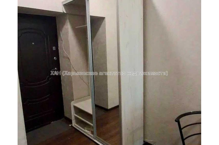 Продам квартиру, Академиков Ахиезеров ул. , 1  ком., 22 м², капитальный ремонт 