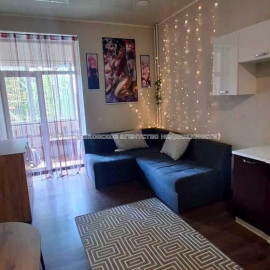 Продам квартиру, Академиков Ахиезеров ул. , 1  ком., 22 м², капитальный ремонт