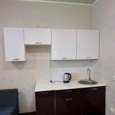 Продам квартиру, Академиков Ахиезеров ул. , 1  ком., 22 м², капитальный ремонт 