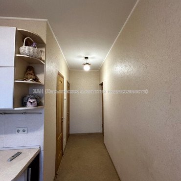Продам квартиру, Соборности Украины ул. , 4  ком., 83.20 м², капитальный ремонт 
