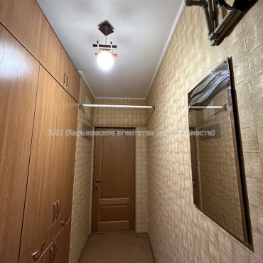Продам квартиру, Соборности Украины ул. , 4  ком., 83.20 м², капитальный ремонт 