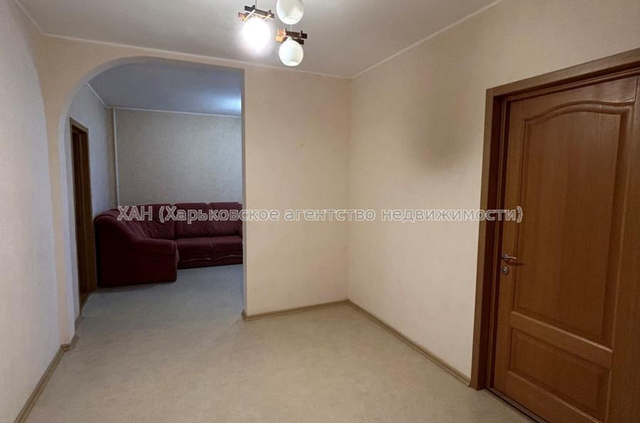 Продам квартиру, Соборности Украины ул. , 4  ком., 83.20 м², капитальный ремонт 