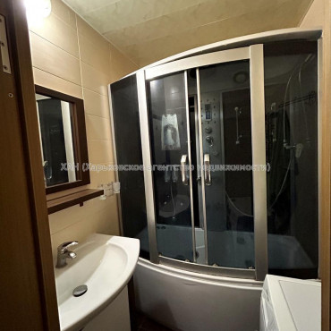 Продам квартиру, Соборности Украины ул. , 4  ком., 83.20 м², капитальный ремонт 