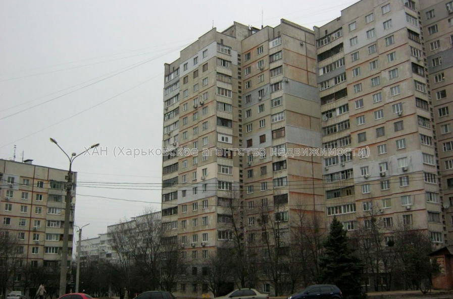 Продам квартиру, Соборности Украины ул. , 4  ком., 83.20 м², капитальный ремонт 