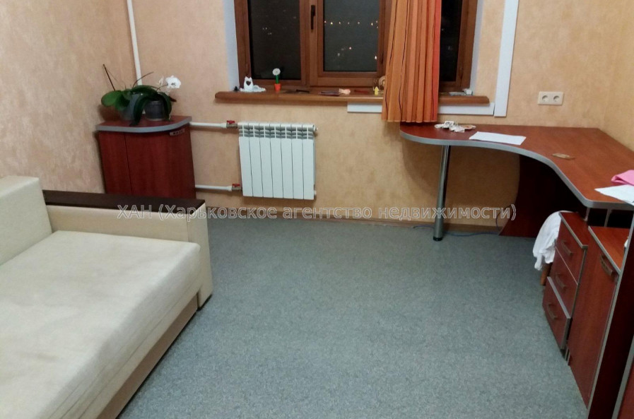 Продам квартиру, Соборности Украины ул. , 4  ком., 83.20 м², капитальный ремонт 