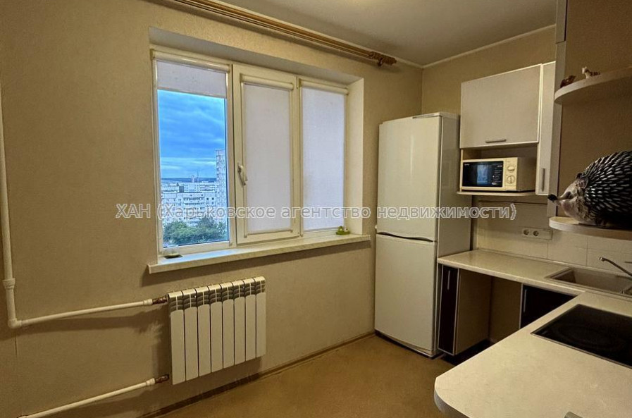 Продам квартиру, Соборности Украины ул. , 4  ком., 83.20 м², капитальный ремонт 
