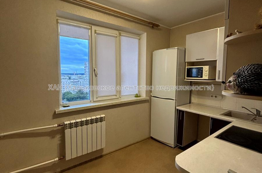 Продам квартиру, Соборности Украины ул. , 4  ком., 83.20 м², капитальный ремонт 