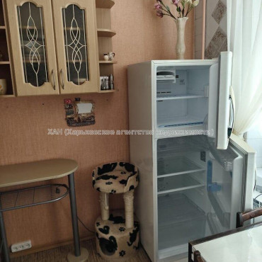 Продам квартиру, Победы просп. , 1  ком., 33 м², косметический ремонт 