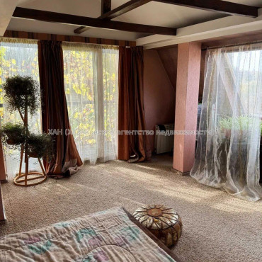 Продам дом, Киевская ул. , 200 м², 9 сот., авторский дизайн 