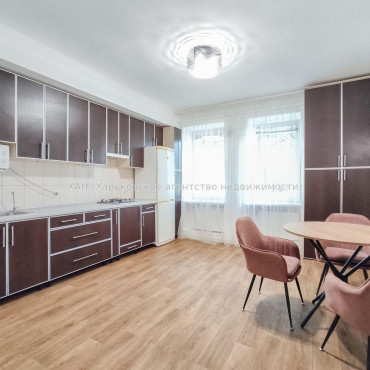 Продам квартиру, Железнодорожная ул. , 1  ком., 65 м², авторский дизайн 
