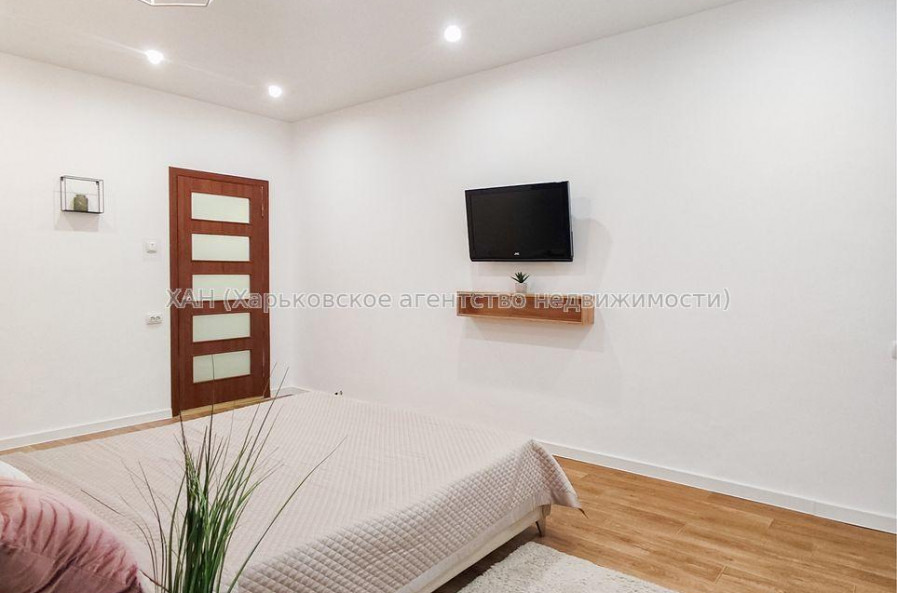 Продам квартиру, Железнодорожная ул. , 1  ком., 65 м², авторский дизайн 