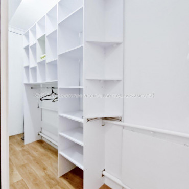 Продам квартиру, Железнодорожная ул. , 1  ком., 65 м², авторский дизайн 