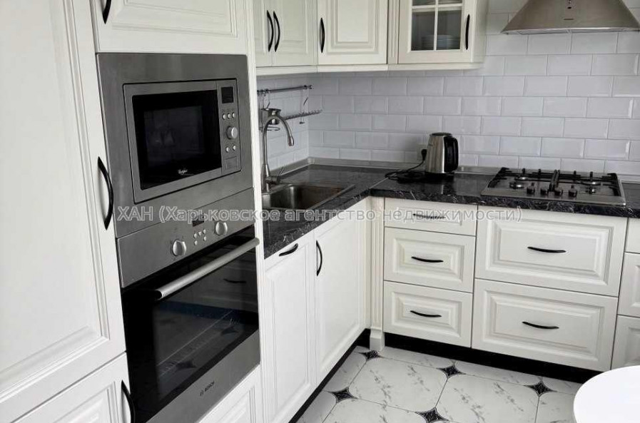 Продам квартиру, Валентиновская ул. , 3  ком., 67.30 м², авторский дизайн 