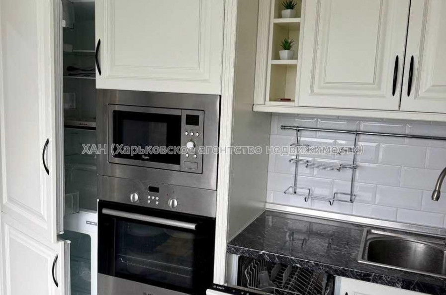 Продам квартиру, Валентиновская ул. , 3  ком., 67.30 м², авторский дизайн 