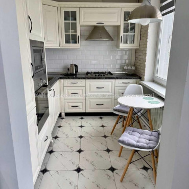 Продам квартиру, Валентиновская ул. , 3  ком., 67.30 м², авторский дизайн 