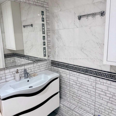 Продам квартиру, Валентиновская ул. , 3  ком., 67.30 м², авторский дизайн 
