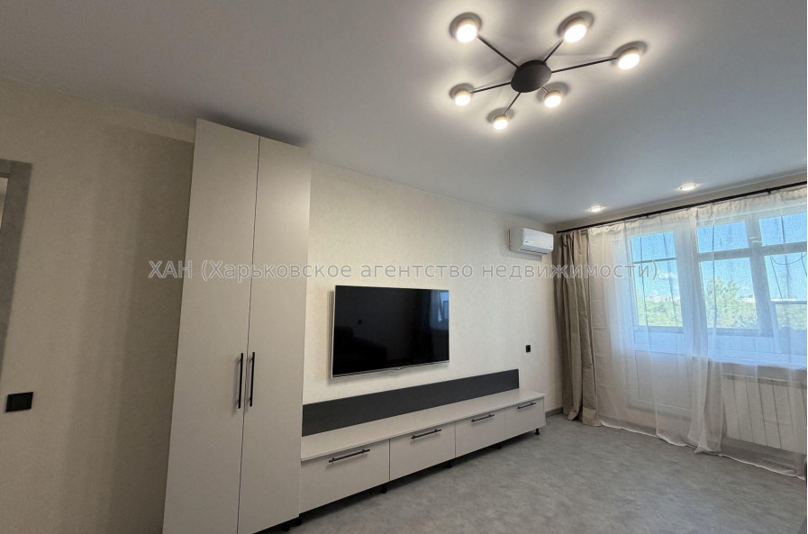 Продам квартиру, Гвардейцев Широнинцев ул. , 2  ком., 48 м², евроремонт 