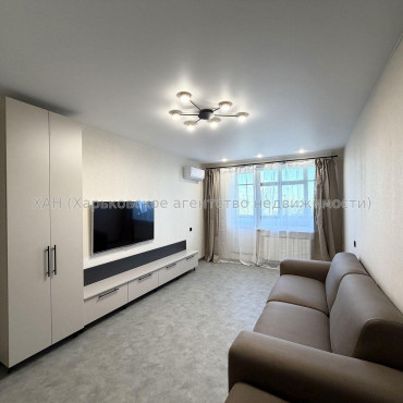 Продам квартиру, Гвардейцев Широнинцев ул. , 2  ком., 48 м², евроремонт 