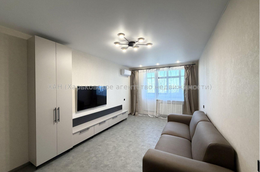 Продам квартиру, Гвардейцев Широнинцев ул. , 2  ком., 48 м², евроремонт 