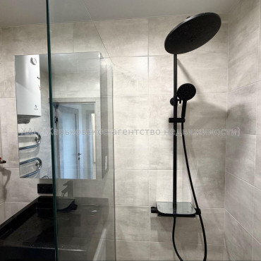 Продам квартиру, Гвардейцев Широнинцев ул. , 2  ком., 48 м², евроремонт 