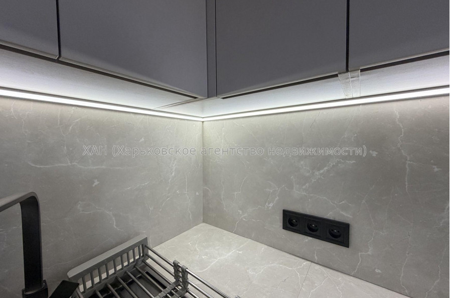 Продам квартиру, Гвардейцев Широнинцев ул. , 2  ком., 48 м², евроремонт 
