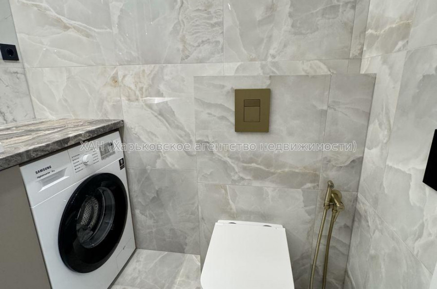 Продам квартиру, Ньютона ул. , 1  ком., 40 м², евроремонт 