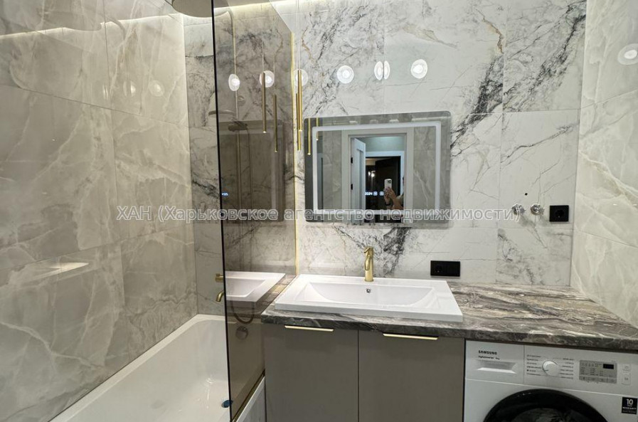 Продам квартиру, Ньютона ул. , 1  ком., 40 м², евроремонт 