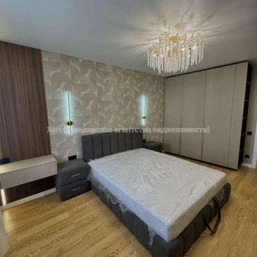Продам квартиру, Ньютона ул. , 1  ком., 40 м², евроремонт 