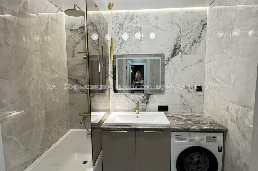 Продам квартиру, Ньютона ул. , 1  ком., 40 м², евроремонт 