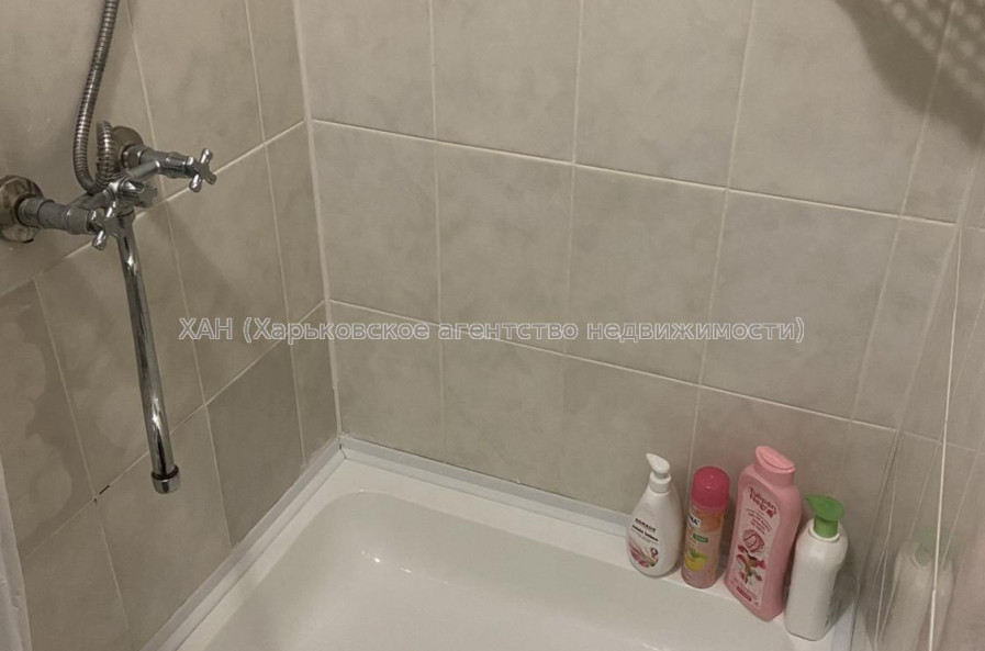 Продам квартиру, Мирослава Мисли ул. , 1  ком., 20 м², капитальный ремонт 