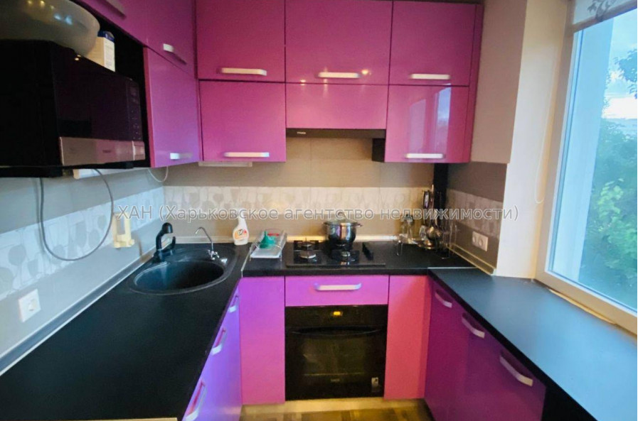 Продам квартиру, Метростроителей ул. , 3 кім., 66.10 м², капитальный ремонт 