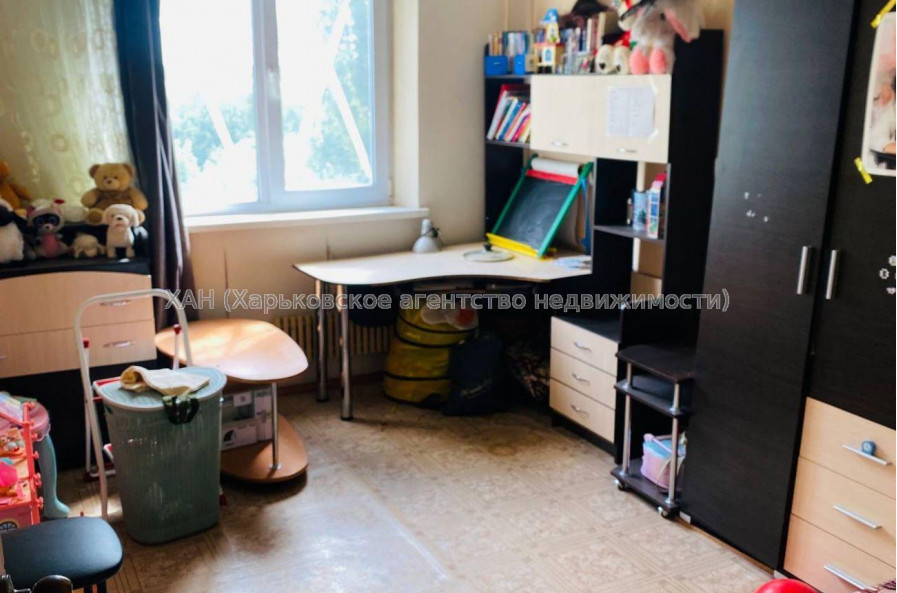 Продам квартиру, Метростроителей ул. , 3 кім., 66.10 м², капитальный ремонт 