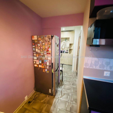 Продам квартиру, Метростроителей ул. , 3 кім., 66.10 м², капитальный ремонт 