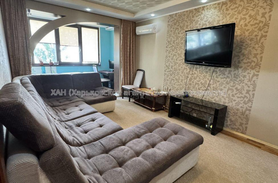 Продам квартиру, Яны Червоной ул. , 2  ком., 55 м², авторский дизайн 