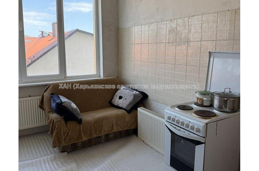 Продам квартиру, Новоалександровская ул. , 2  ком., 41.40 м², частичный ремонт 